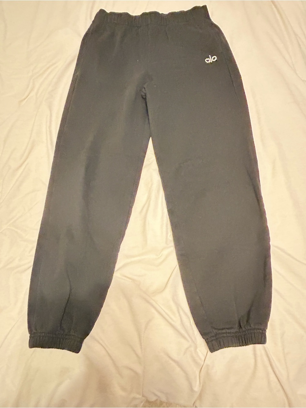 ALO Yoga Black Sweatpants - Cozy Everyday Bottoms